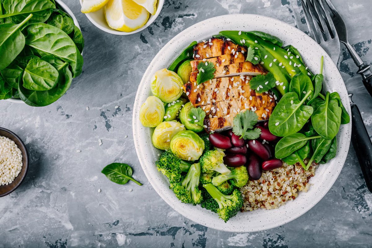 15 High Protein Low Calorie Lunch Ideas (Under 400 Calories)