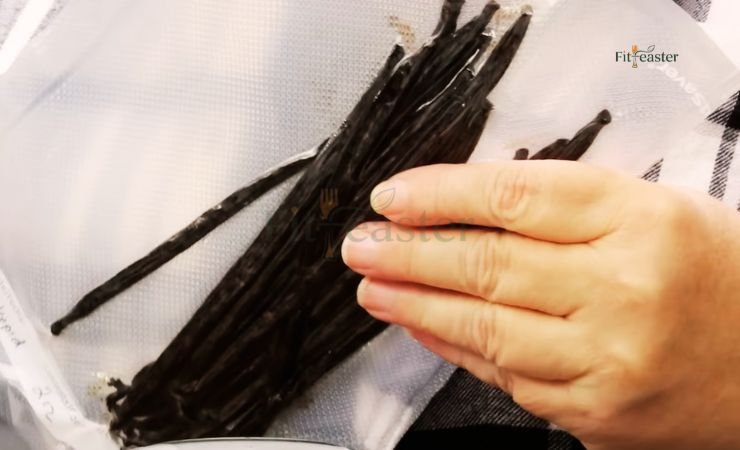 Alex Green Vanilla Bean Paste Recipe Step 1 Prep the Vanilla Beans
