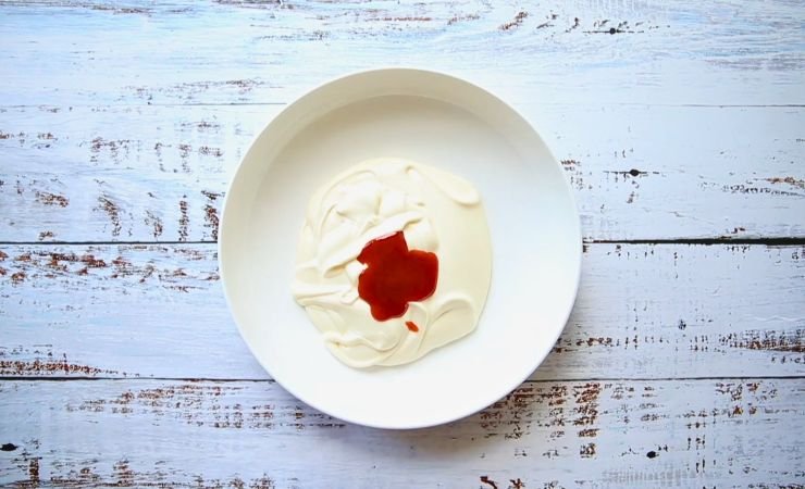 Make the Sriracha Mayo