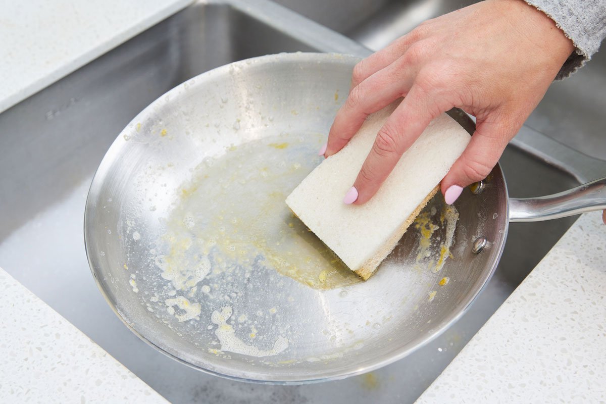 How to Clean Stainless Steel Pans (Step-by-Step Guide)